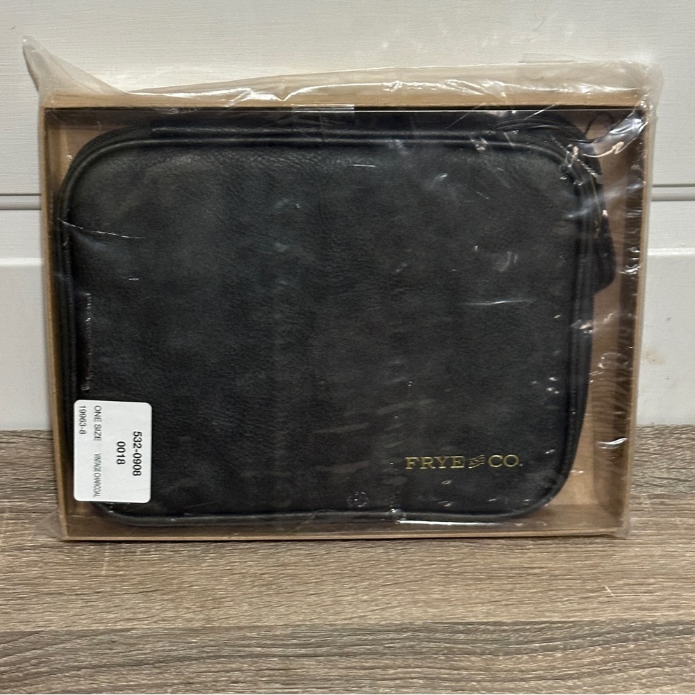 Frye and Co. Vegan Black Leather Tech Storage Case‎ New